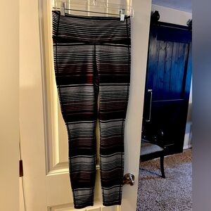 Athleta Expanse Stripe Chaturanga
Leggings, size small